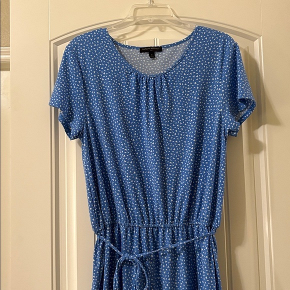 Banana Republic Medium Blue Floral Print Knee Length/Midi Dress - Picture 2 of 9